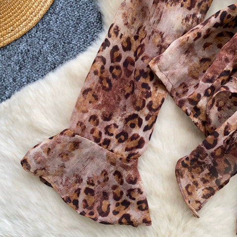 Knotted V-neck Leopard Print Top