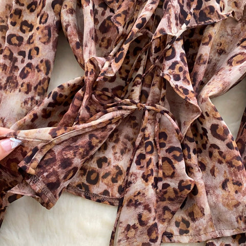 Knotted V-neck Leopard Print Top