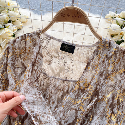 Courtly Puffy Sleeve Floral Shirt