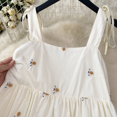 Loose-fitting Floral Embroidery Slip Dress