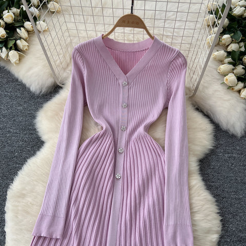 Delicate V-neck Pleated Knitted Dress