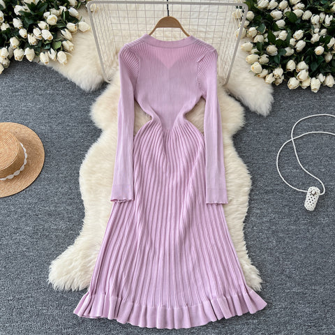 Delicate V-neck Pleated Knitted Dress