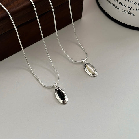 Simple Oval Black Onyx White Shell Necklace