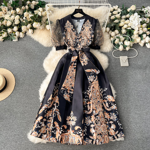 Courtly Puffy Sleeve Floral Dress