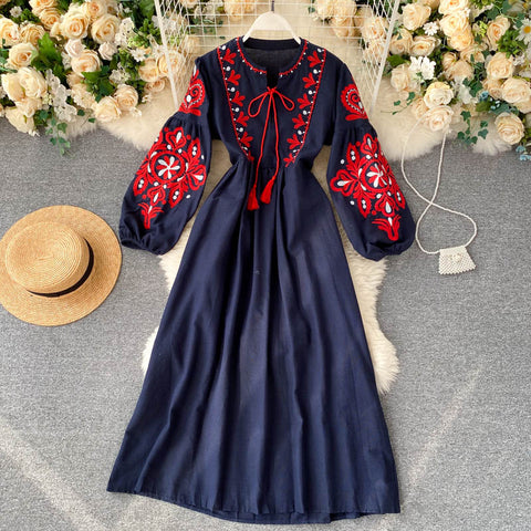 Embroidered Floral Round-neck Pleated Dress