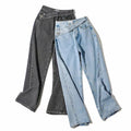 Baggy Jeans With A Diagonal Belt