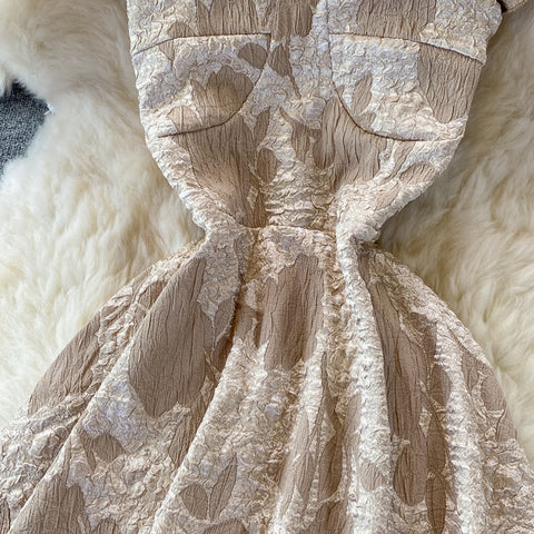 Jacquard Dress With Square Collar And Waist