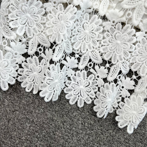 Hollow Lace Pattern V-neck Halter Top