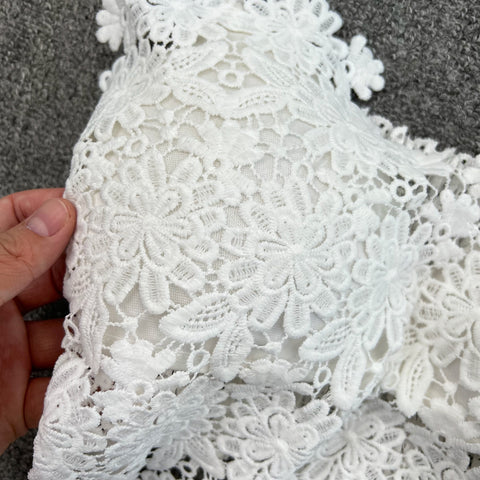 Hollow Lace Pattern V-neck Halter Top