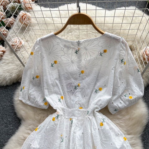 Mori Puffy Sleeve Bellflower White Dress